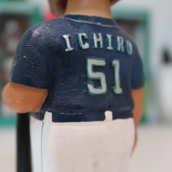 2001 Ichiro Suzuki #51 Seattle Mariners MLB Bobblehead (no box) - Picture 7 of 8